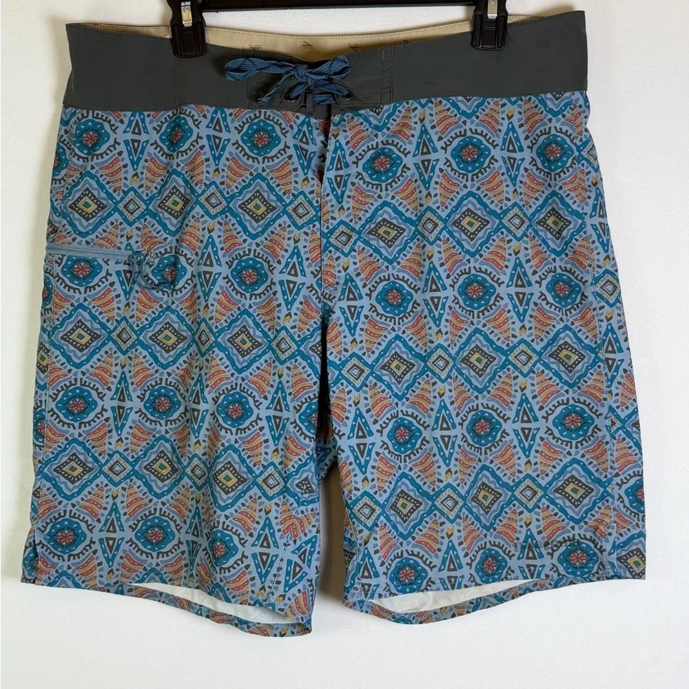 Patagonia Men Stretch Planing Geometric Print Board Performance Shorts Sz 34